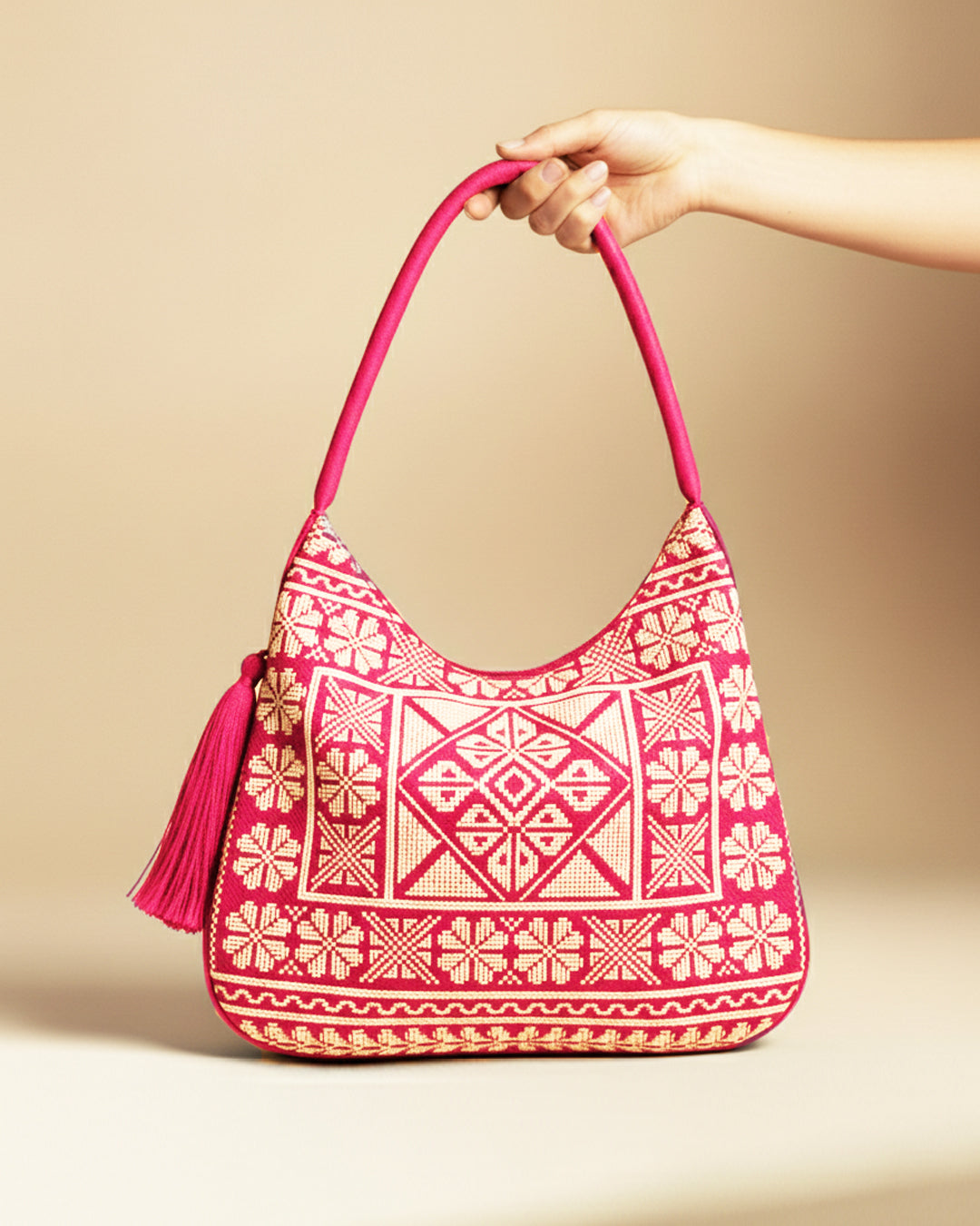 SSU Fucsia 24h Hobo Sack Black×pink Fuchsia Hand-Embroidered Tote Hobo Bag — Vegan Everyday Bag | Neonia