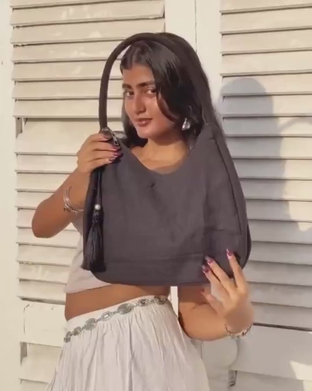 Noir Thread Hobo